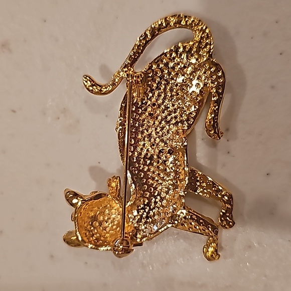 Vintage Leapard Pin - Picture 3 of 3